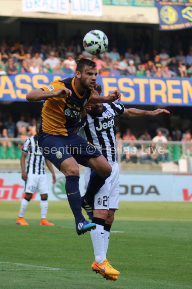 Hellas_Verona_-_Juventus_1832.JPG